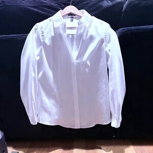 Classic and Crisp New Without Tags White Button-Up Blouse Sz M